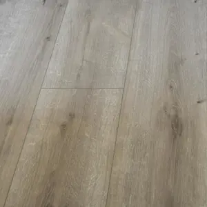 Laminátová podlaha Dub Halifax 8mm AC4 Parquet Mercado 4558